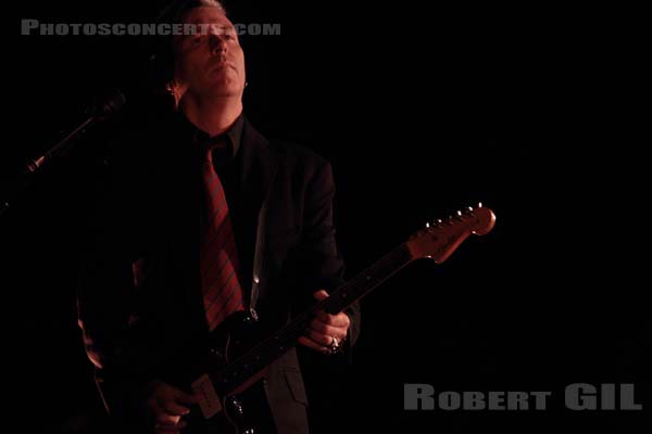 QUEENS OF THE STONE AGE - 2014-08-24 - SAINT CLOUD - Domaine National - Grande Scene - Troy Dean Van Leeuwen